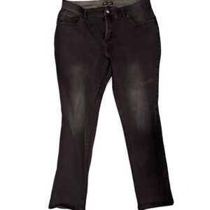 Lee Plus 20W Long Slim Straight Mid Rise Black Wash Jeans 33” Inseam